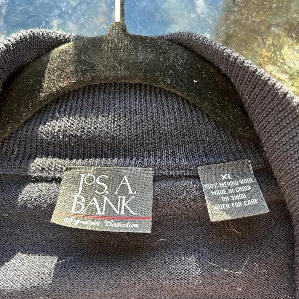 Jos A. Bank 100% merino Wool 1/4 zip mock neck pullover in black. EUC